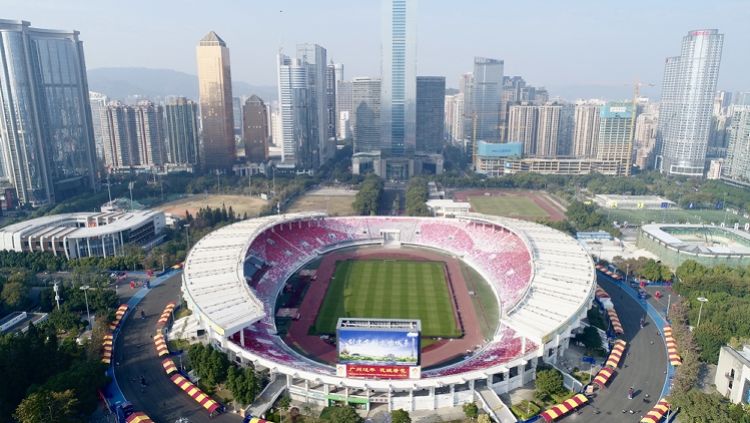 广州天河体育场，广州天河体育场能容纳多少人！