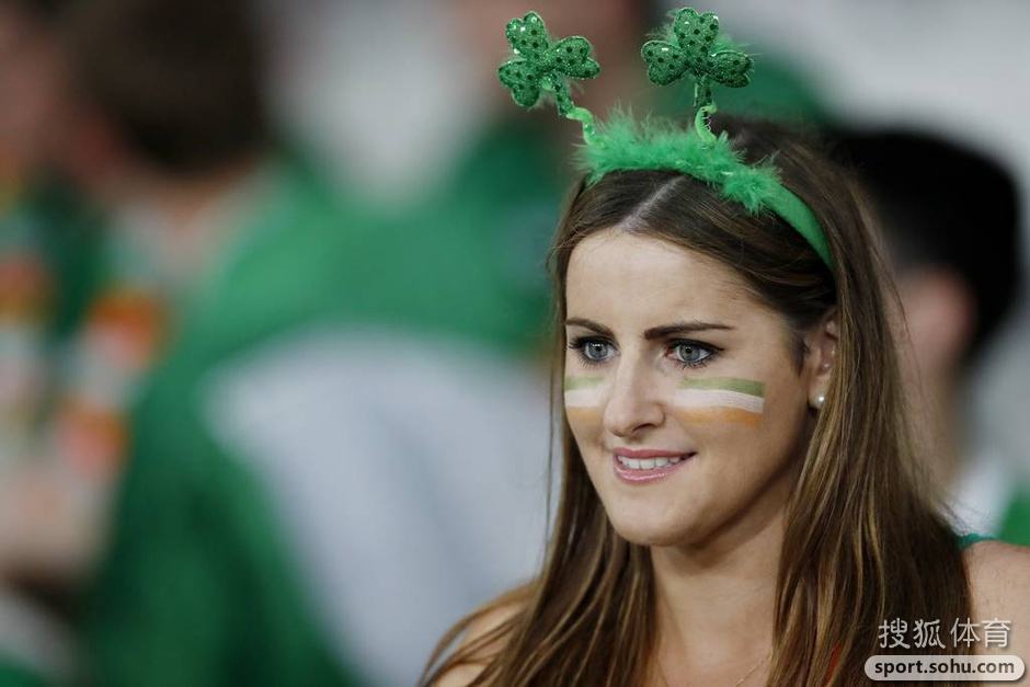 爱尔兰球迷高歌，爱尔兰球迷唱的什么歌！