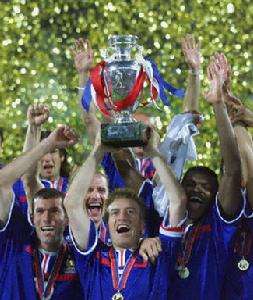 2000年欧洲杯冠军，2000年欧洲杯冠军是哪个！