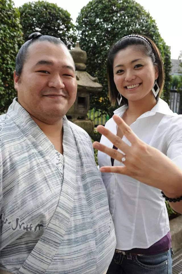 关于日本28岁相扑选手因新冠去世的信息