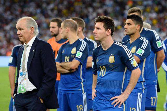 阿根廷前主帅萨维利亚去世，2014世界杯阿根廷主帅萨维利亚！