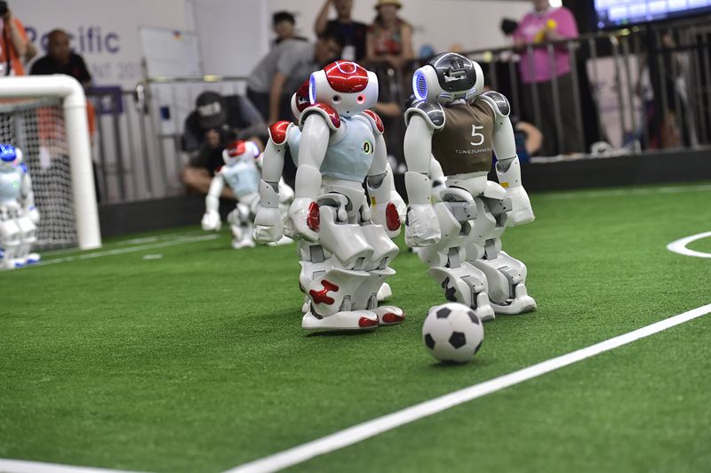 机器人世界杯足球赛，我国首届机器人世界杯足球赛在哪里举办！