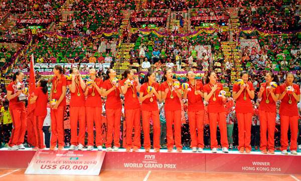 中国女排颁奖仪式，里约奥运会中国女排颁奖！