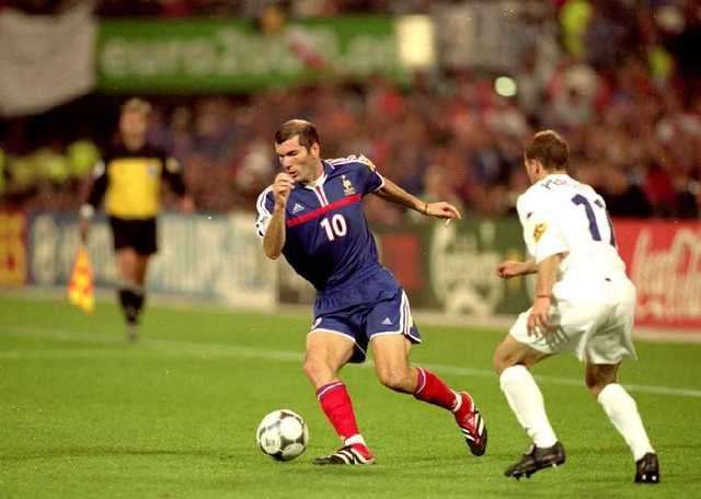2000年欧洲杯，2000年欧洲杯决赛法国VS意大利！